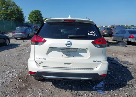 2020 Nissan Rogue Sv Intelligent Awd z USA, uszkodzony, nr VIN JN8AT2MV7LW135818